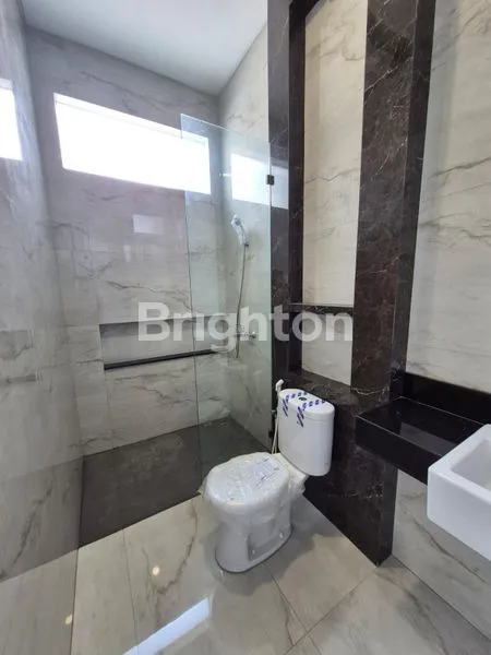 image DI JUAL RUMAH BARU MINIMALIS MODERN 3 LANTAI DI QUEENSTOWN CITRVALAND UTAMA (4)