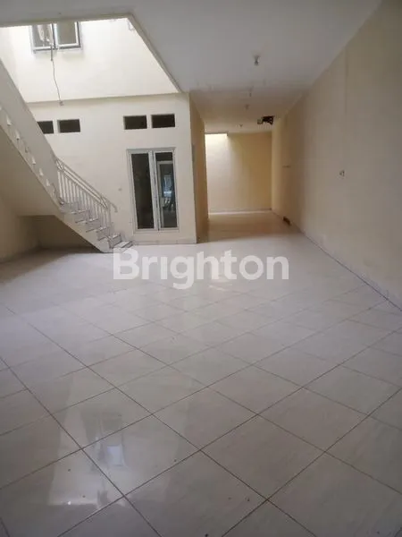 image RUMAH 2 LANTAI KOMERSIAL NOL JALAN, KALIBOKOR, NGAGEL, GUBENG, SURABAYA TENGAH, JAWA TIMIR (3)