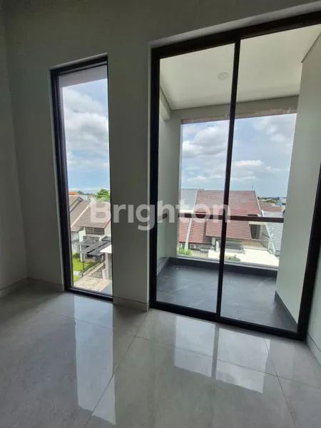 image DI JUAL RUMAH BARU MINIMALIS MODERN 3 LANTAI DI QUEENSTOWN CITRVALAND UTAMA (8)