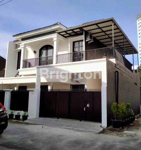 image RUMAH CANTIK 2 LANTAI HOOK LOKASI STRATEGIS DEKAT TOL BSD CIPUTAT TANGERANG SELATAN (1)