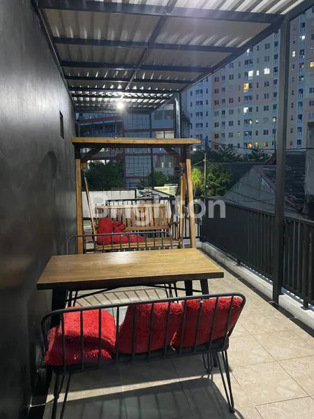 image RUMAH CANTIK 2 LANTAI HOOK LOKASI STRATEGIS DEKAT TOL BSD CIPUTAT TANGERANG SELATAN (7)