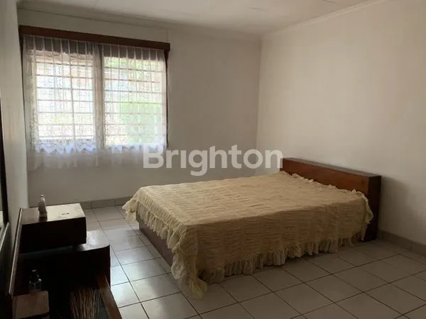 image RUMAH LAMA MASIH LAYAK HUNI DIATAS LAHAN LUAS DI LINGK SEJUK, AKSES TOL & DEKAT FASUM DI GEGER KALONG BANDUNG (5)