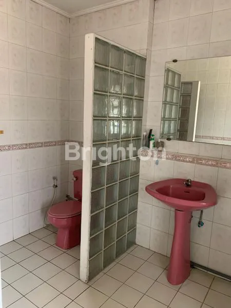 image RUMAH LAMA MASIH LAYAK HUNI DIATAS LAHAN LUAS DI LINGK SEJUK, AKSES TOL & DEKAT FASUM DI GEGER KALONG BANDUNG (8)