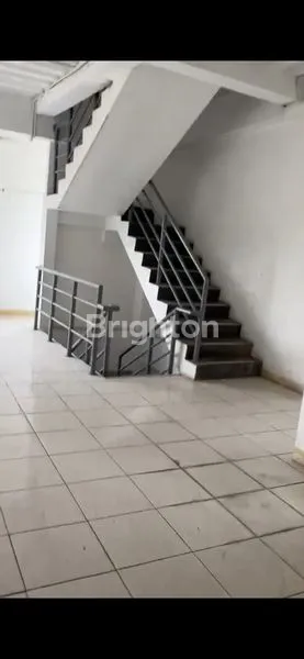 image GUDANG ADA LIFT DI TANGERANG. BANGUNAN 3,5 PANTAI  (7)