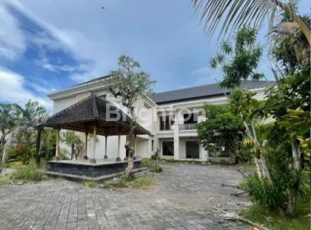 image RUMAH +TOKO +GUDANG LOKASI STRATEGIS DI SESETAN (1)