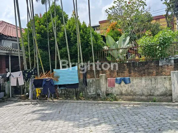 image RUMAH DI LOKASI STRATEGIS COCOK BUAT USAHA (3)