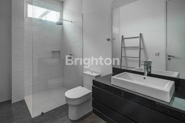 image LUXURY VILLA EKSKLUSIF DI BUKIT BALI – PANORAMIC ROOFTOP, PRIVATE POOL & HOME THEATER (6)