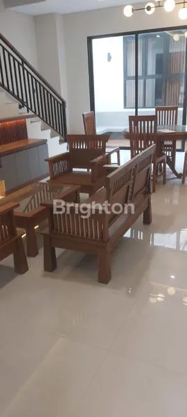 image RUMAH MEWAH 4KT FULLY FURNISHED DEKAT PLAZA RENON (2)