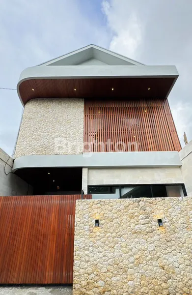 image VILLA MODERN 2 LANTAI – PRIME AREA TUMBAK BAYUH / PERERENAN / CANGGU (1)
