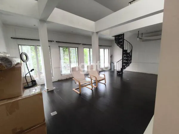 image RUMAH MEWAH 2 LANTAI DI SUNTER PARADISE, LT 160M² (2)