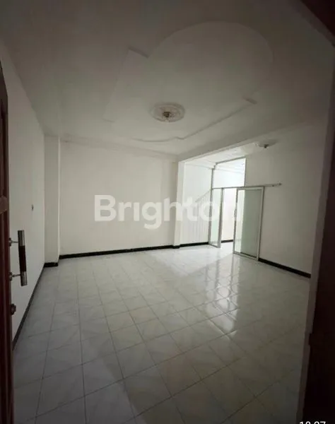 image RUMAH BISA DIJADIKAN KANTOR DEPAN JALAN UTAMA  PERUMAHAN WIKA BALIKPAPAN (4)