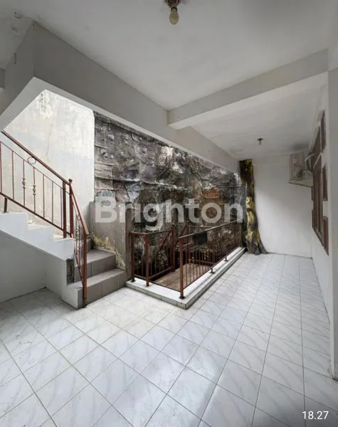 image RUMAH BISA DIJADIKAN KANTOR DEPAN JALAN UTAMA  PERUMAHAN WIKA BALIKPAPAN (5)