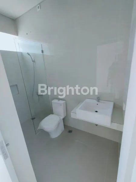 image RUMAH SIAP HUNI 2 LT SEMI FURNISHED DI CENTRAL PARK JUANDA SIDOARJO (8)