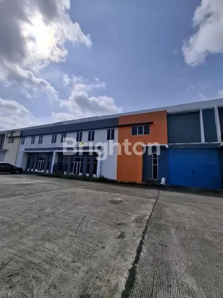 PERGUDANGAN DENGAN LOKASI STRATEGIS