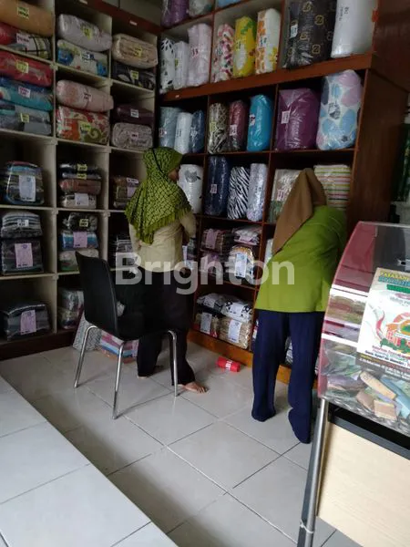 image RUKO STRATEGIS 2,5 LANTAI – USAHA LANGSUNG JALAN, OMSET 30 JT/BLN ! (6)