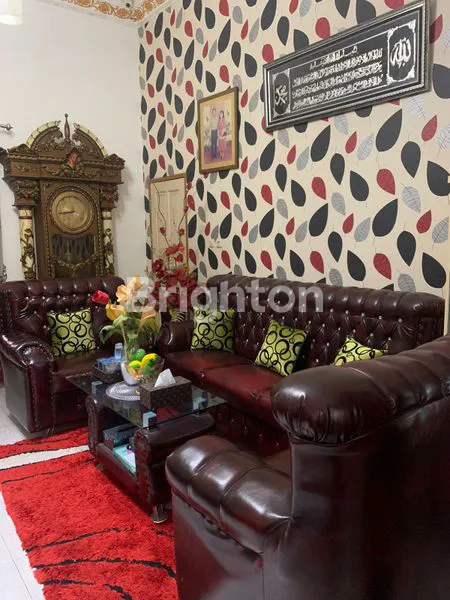 image RUMAH LENGKAP FURNISH, LT 240M² DI SAMARINDA (2)