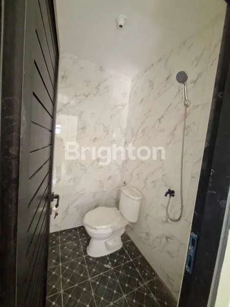 image 5 RUMAH BARU 2 LANTAI, 3 KAMAR TIDUR MURAH NEGO DI SURABAYA TIMUR (7)