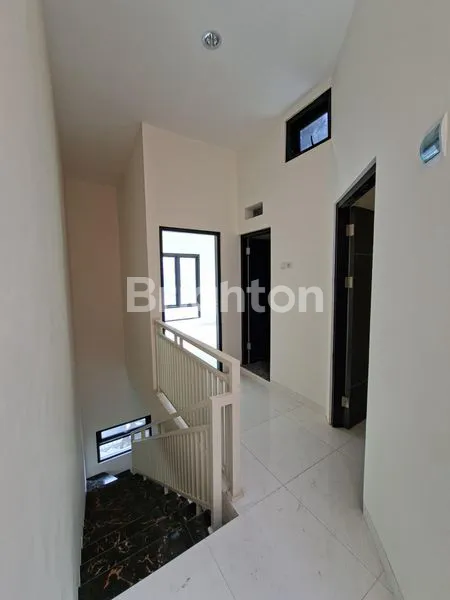 image 5 RUMAH BARU 2 LANTAI, 3 KAMAR TIDUR MURAH NEGO DI SURABAYA TIMUR (4)