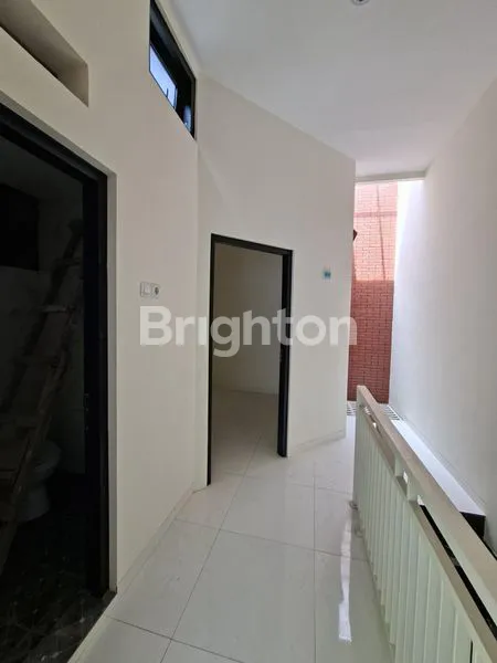 image 5 RUMAH BARU 2 LANTAI, 3 KAMAR TIDUR MURAH NEGO DI SURABAYA TIMUR (5)