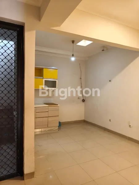 image RUMAH SEKTOR 7, GADING SERPONG, SANGAT STRATEGIS, 1 1/2 LANTAI, BERADA DI PUSAT KOTA GADING SERPONG (5)