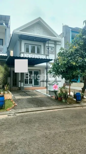 image RUMAH 2 LANTAI SIAP HUNI DI DALAM CLUSTER KOTA WISATA (1)