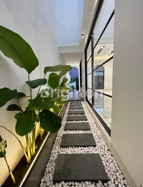 image RUMAH MINIMALIS TROPIS DI  PURIMAS REGENCY (2)