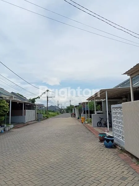 image RUMAH SIAP HUN, TINGGAL BAWA KOPER DI DIRAYA REGENCY SIDODADI SIDOARJO (3)