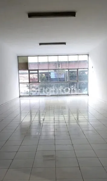 image RUKO JEJER DI KAWASAN STRATEGIS JL AHMAD YANI UTARA BLIMBING (3)