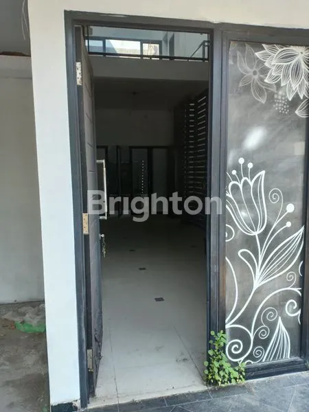 image DIJUAL RUMAH TERAWAT MANYAR REJO DEKAT KAMPUS UNTAG (2)