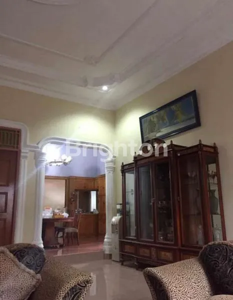 image DIJUAL RUMAH MEWAH SIAP HUNI LOKASI STRATEGIS (3)