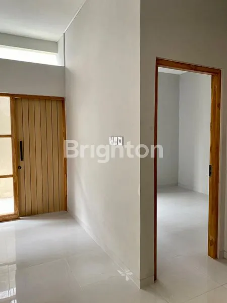 image RUMAH CANTIK LOKASI STRATEGIS 675 JT  (3)
