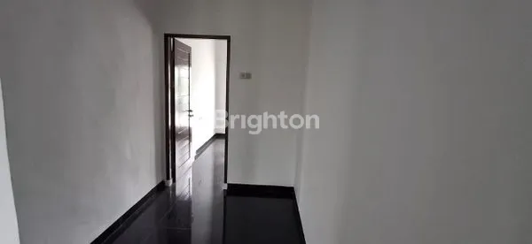 image RUMAH VILLA MEWAH DI KOMPLEK SETIABUDI GARDEN, MEDAN (5)