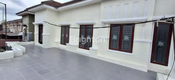 image RUMAH VILLA MEWAH DI KOMPLEK SETIABUDI GARDEN, MEDAN (8)