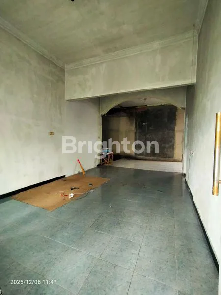 image RUMAH HUNIAN + USAHA/KANTOR DI JL. R. INTAN MALANG – BANGUNAN TEMBUS, LT 600 M² (7)