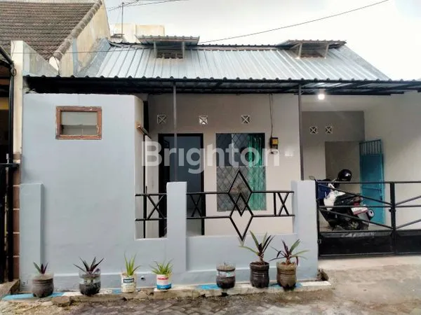 image DIJUAL RUMAH SIAP HUNI 2 LANTAI AREA BANDULAN SELANGKAH KE DIENG DAN TIDAR AREA MALANG KOTA STRATEGIS MASUK PERUMAHAN NYAMAN (1)