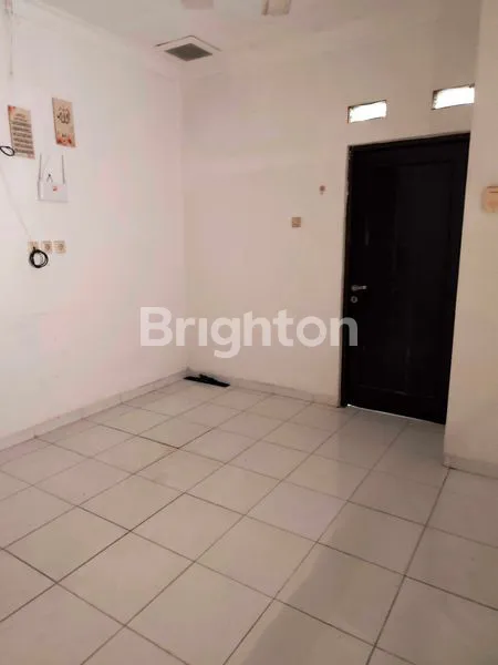 image RUMAH 2 LANTAI SIAP HUNI 3KT DI SUNTER AGUNG JAKARTA UTARA (7)