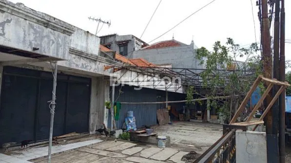 image DIJUAL RUMAH LAPANG SIAP RENO DAN BISA UNTUK USAHA DI SURABAYA (2)