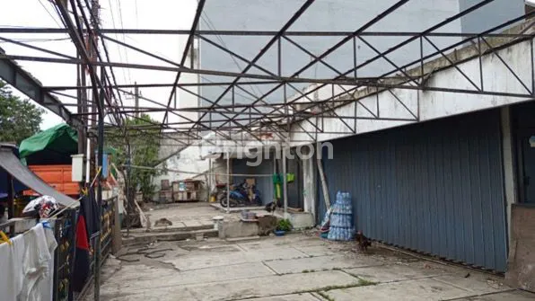 image DIJUAL RUMAH LAPANG SIAP RENO DAN BISA UNTUK USAHA DI SURABAYA (4)