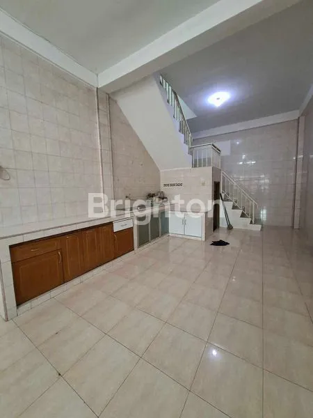 image RUMAH 3 LANTAI SIAP HUNI DI PUSAT KOTA PALEMBANG (4)