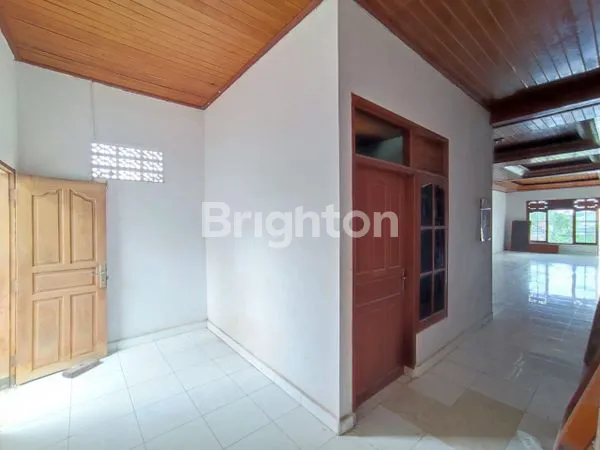 image \\UD83D\\UDD25 TURUN HARGA! RUMAH 2 LANTAI STRATEGIS DI KUTA – SHM (5)