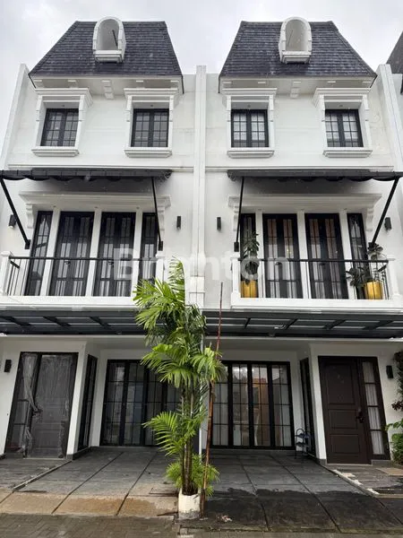 image RUMAH EROPA DEKAT PONDOK INDAH (1)