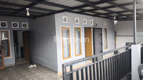 image RUMAH 2 LANTAI SIAP HUNI, SHM, HARGA NEGO DI PASIR PUTIH - PEKANBARU - KAMPAR (2)