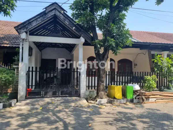image RUMAH SECOND TERAWAT DI RUNGKUT, LOKASI STRATEGIS DEKAT KE MERR, DAN KAMPUS UPN  (1)
