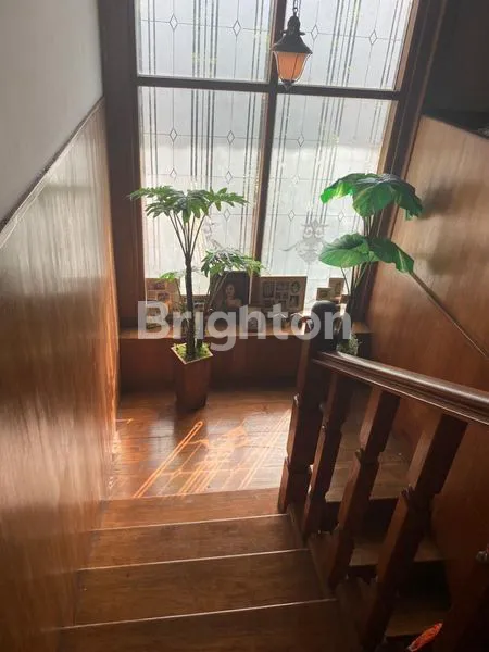 image RUMAH EKSKLUSIF 7 KAMAR, GARASI 4 MOBIL (8)