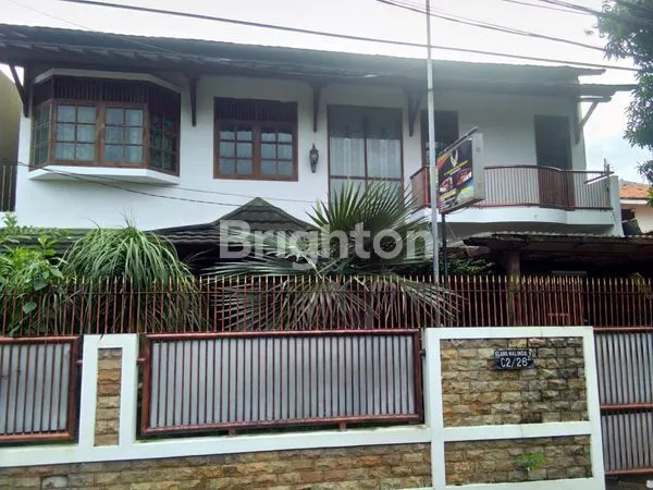 image RUMAH EKSKLUSIF 7 KAMAR, GARASI 4 MOBIL (1)