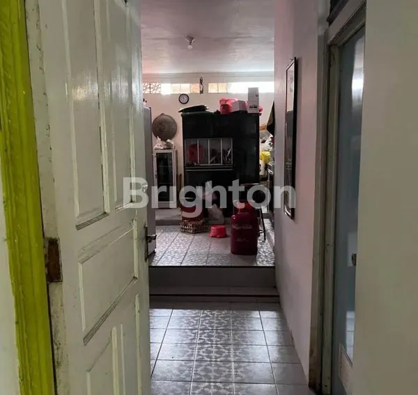 image RUMAH STRATEGIS DI JALAN ANGGUR, LT 340M², 5 KT (6)
