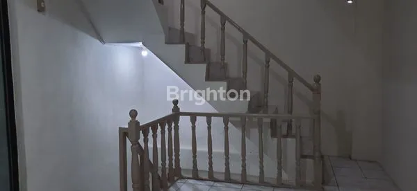 image DISEWAKAN RUKO 3 LANTAI STRATEGIS DI PINGGIR JALAN NAROGONG BEKASI (8)