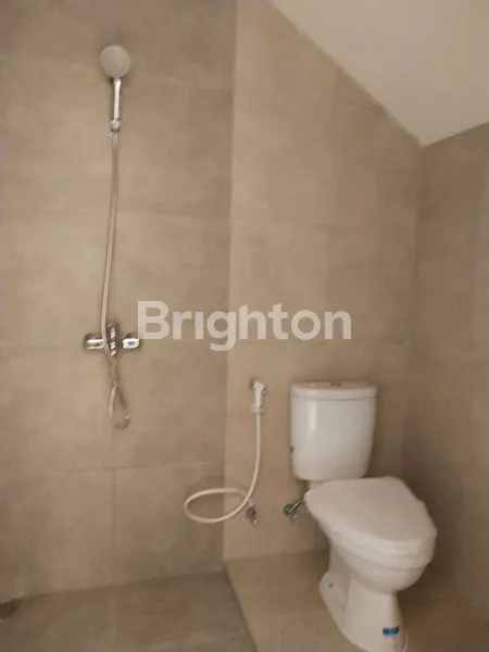 image RUMAH MODEN MINIMALIS DI ROYAL TAJUR (6)