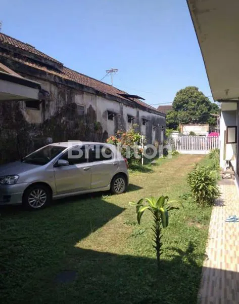 image TANAH DAN BONUS BANGUNAN AREA LOWOKWARU DI TENGAH KOTA MALANG,LOKASI STRATEGIS,AKSES MUDAH DAN LINGKUNGAN BERKEMBANG,COCOK UNTUK DIBUAT KOST (1)