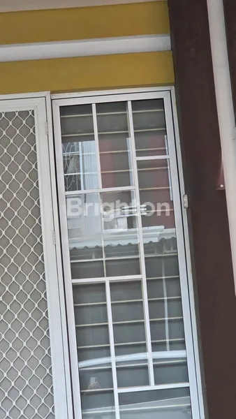 image DELAPLANE @ MALIBU VILLAGE, GADING SERPONG, SHM, SEMI FURNISHED (2)